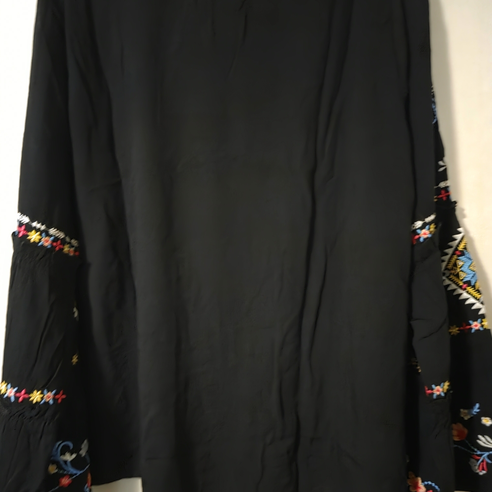 Savanna Jane Black Floral Embroidered Blouse - Picture 6 of 6